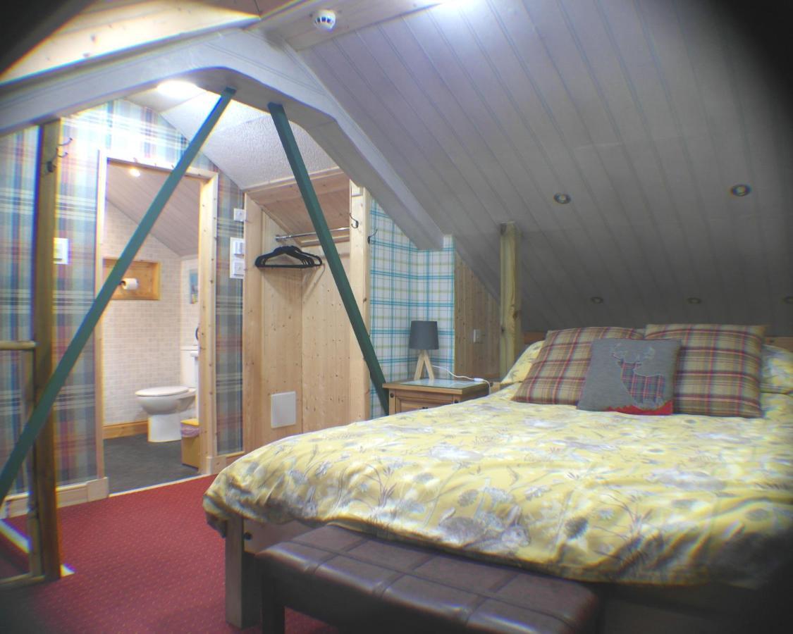 דרמנדרוכיט The Steading Highland Glen Lodge מראה חיצוני תמונה