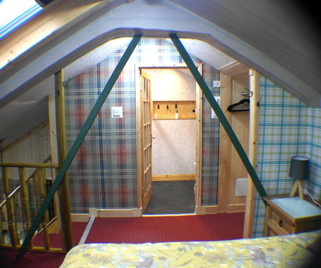 דרמנדרוכיט The Steading Highland Glen Lodge מראה חיצוני תמונה